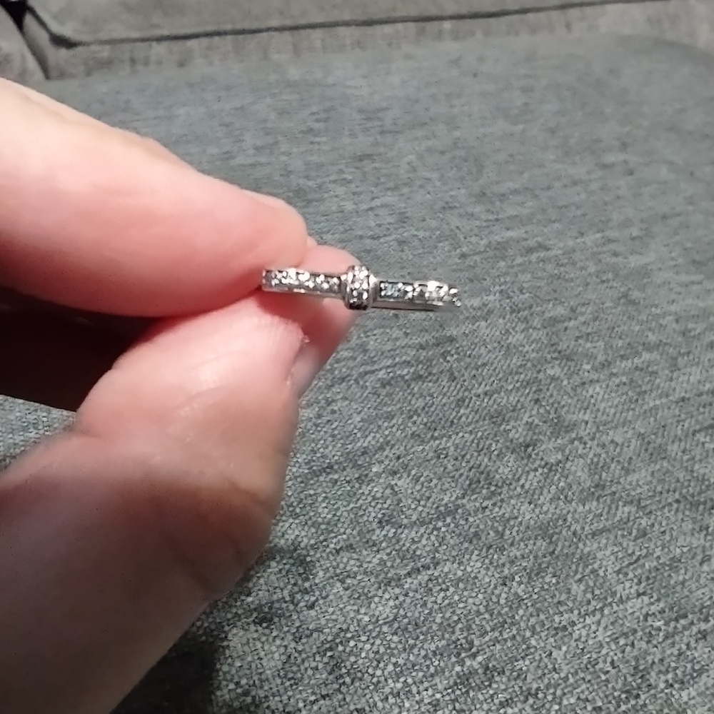 Pandora bow ring silver